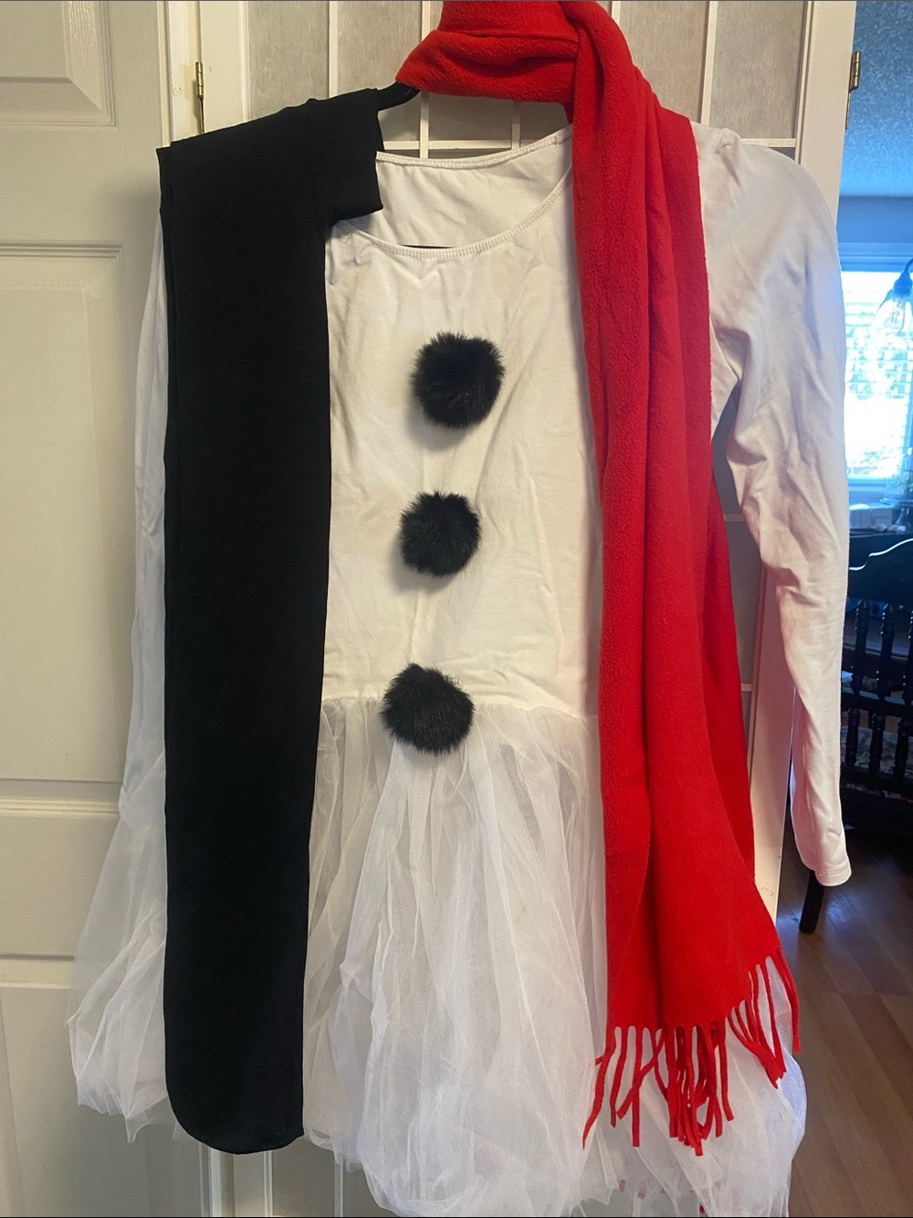 Woman’s Snowman costume size M